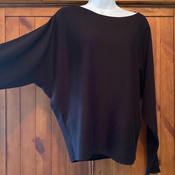 Cyrus black sweater size Medium 80% rayon and 20% nylon - Picture 2 of 9